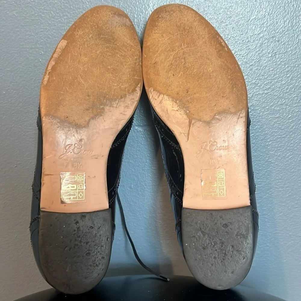 J.Crew Ludlow tuxedo oxfords in patent leather, color is black, size 8 1/2
